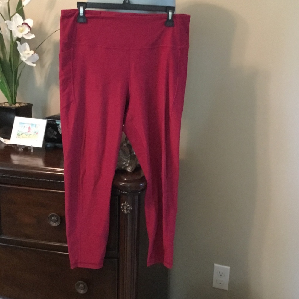 Victoria’s Secret-Women's High-Waist On Point Red Active Crop Leggings
